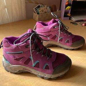 Merrell oak creek mid lace hiking boot